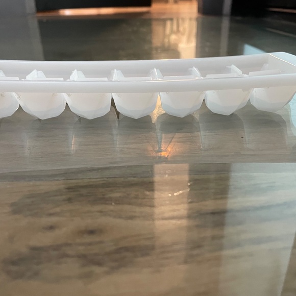 Like New 3-Piece Set Mini-Ice Cube Trays - Picture 6 of 12